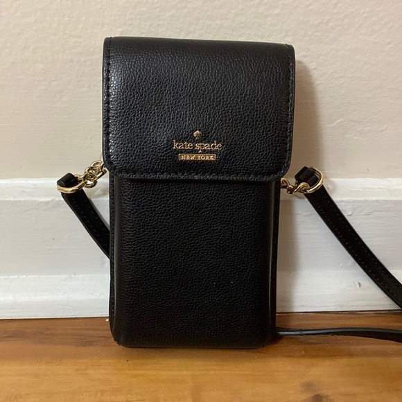 kate spade Handbags - Kate Spade Black Crossbody Bag